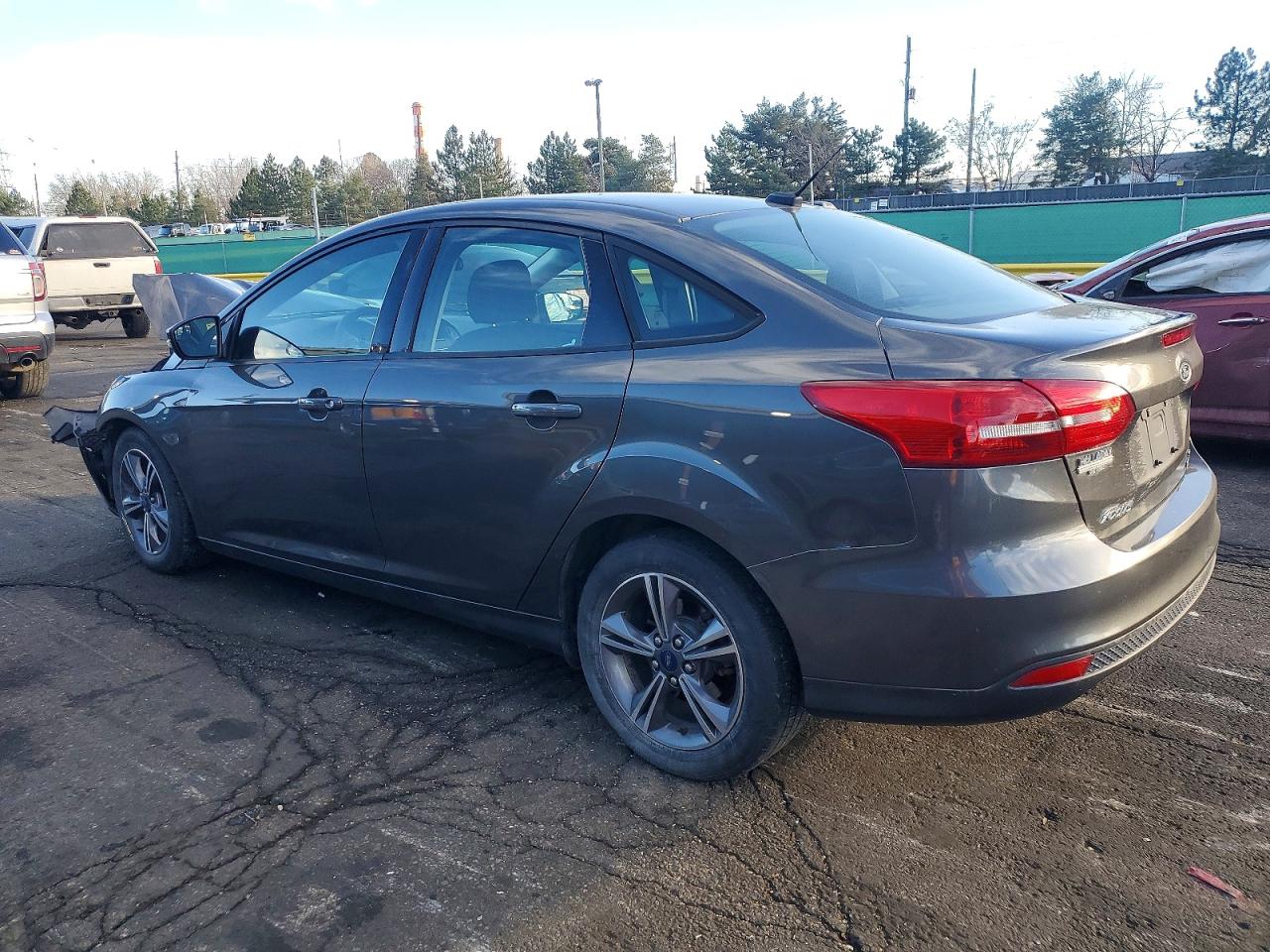 2017 FORD FOCUS SE photo 3