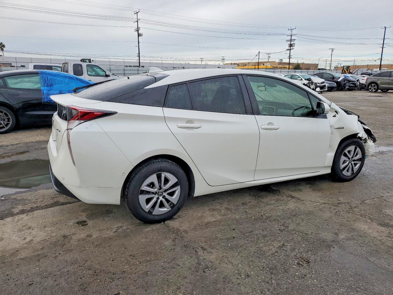 2018 TOYOTA PRIUS photo 5