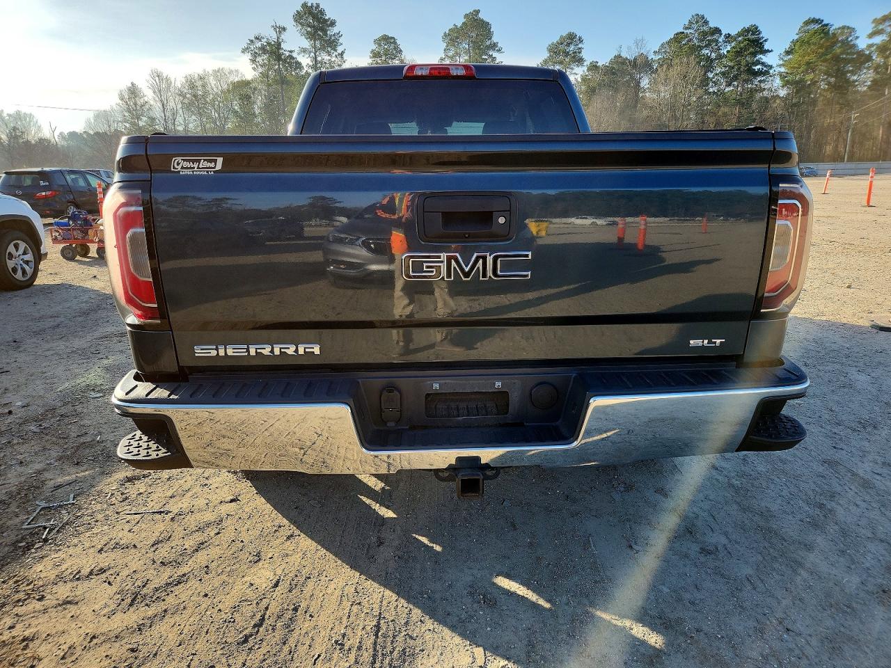 2017 GMC SIERRA photo 6