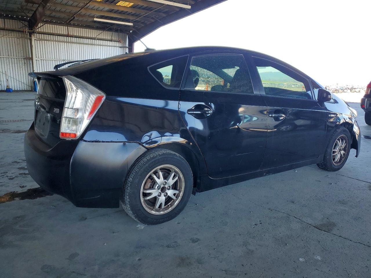 2010 TOYOTA PRIUS photo 3