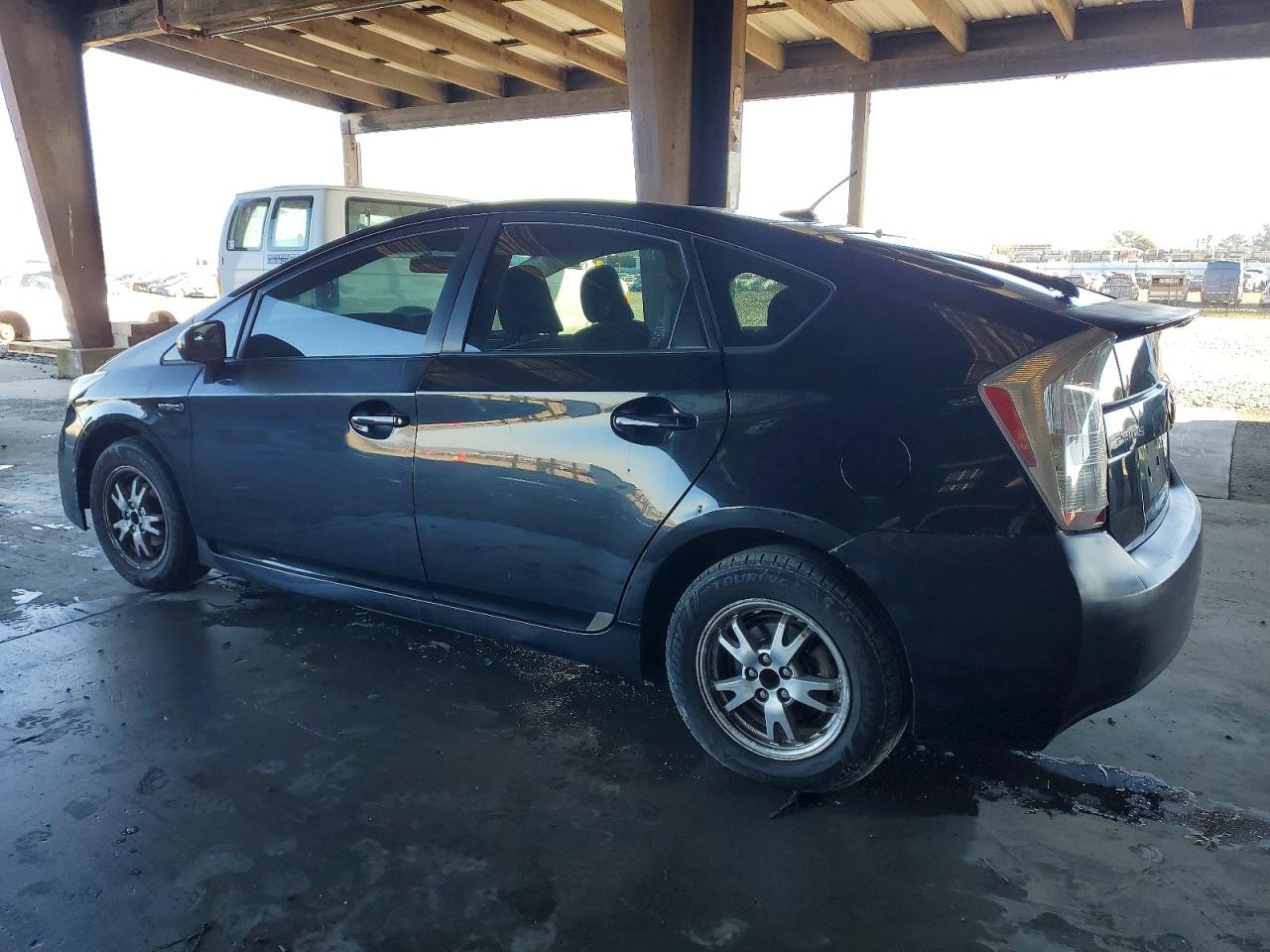 2010 TOYOTA PRIUS photo 2