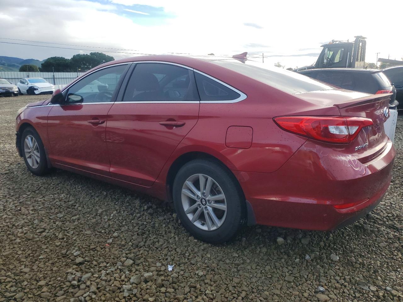 2015 HYUNDAI SONATA SE photo 2