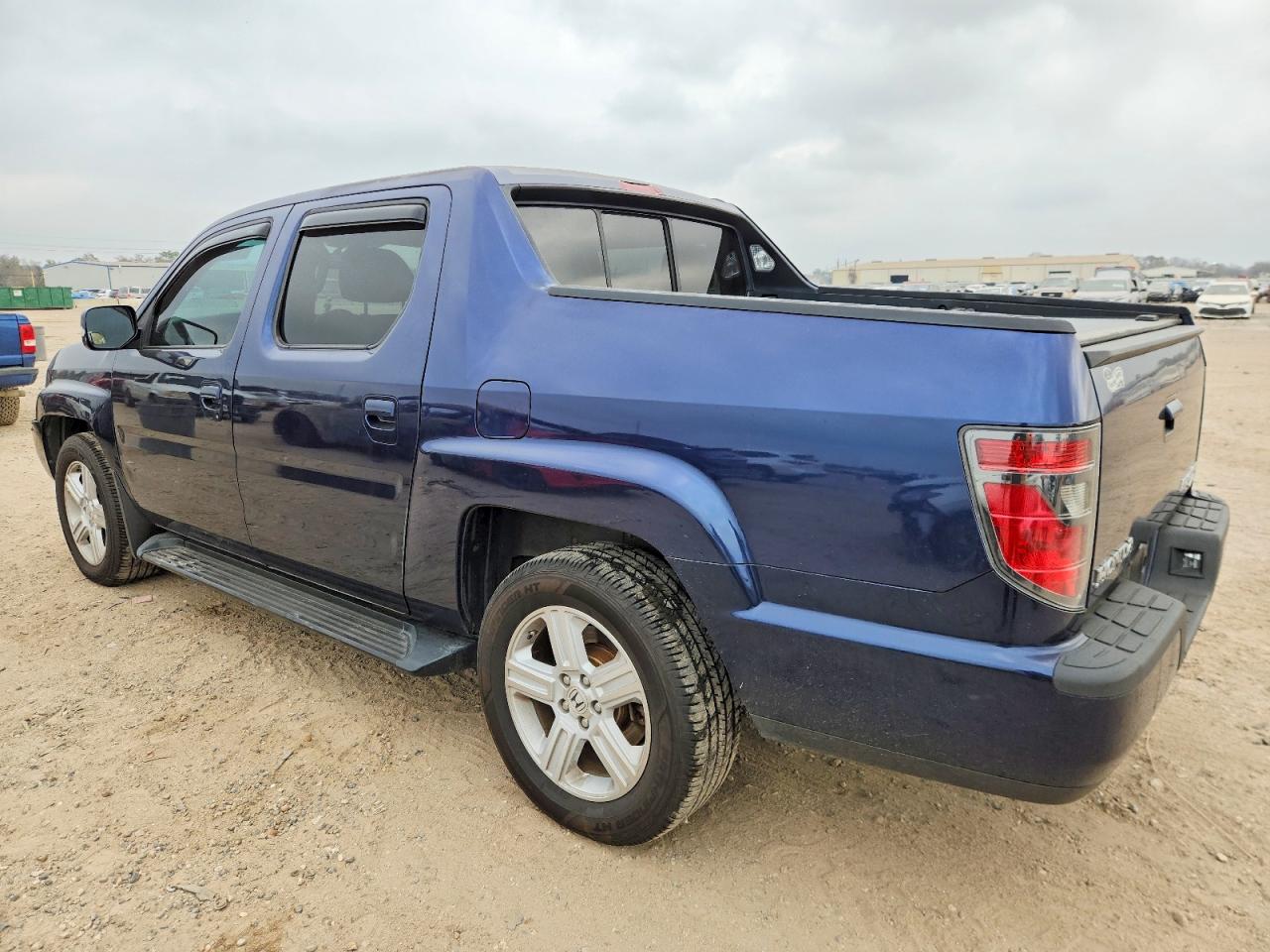 2013 HONDA RIDGELINE RTL photo 2