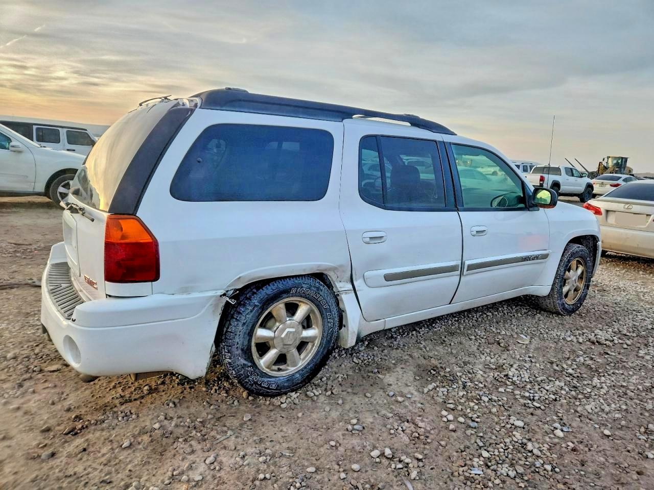 2003 GMC ENVOY XL photo 3