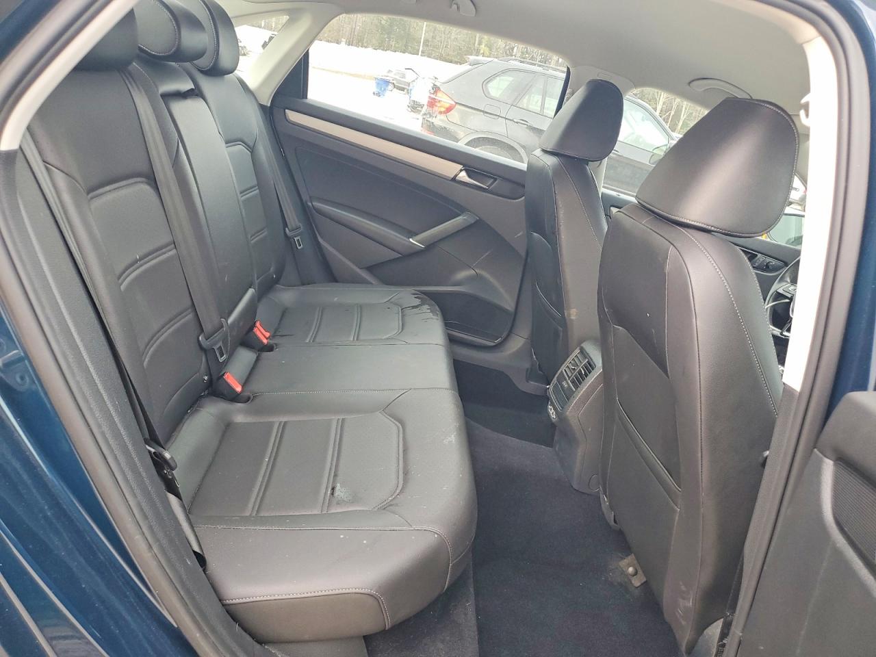 2020 VOLKSWAGEN PASSAT SE photo 10