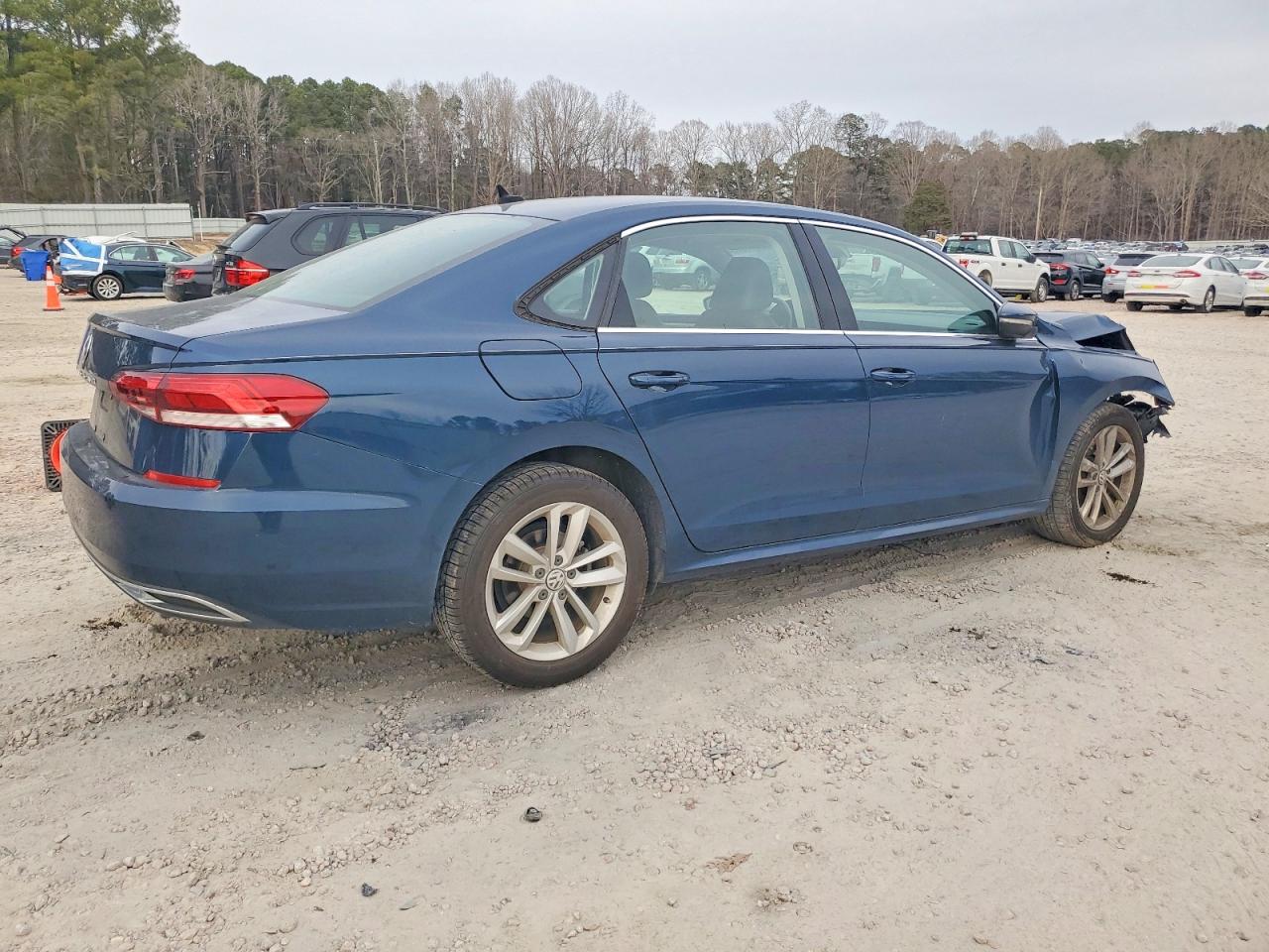 2020 VOLKSWAGEN PASSAT SE photo 3