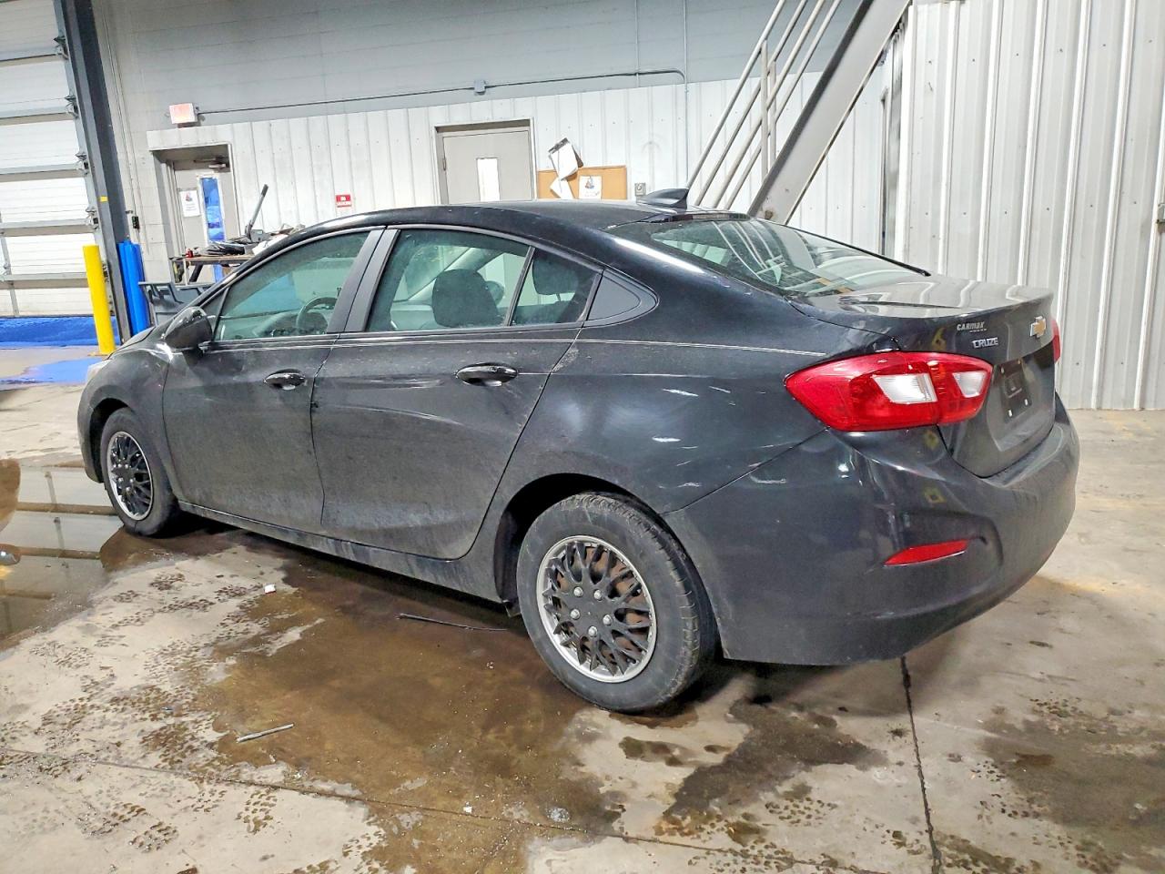 2017 CHEVROLET CRUZE LS photo 2