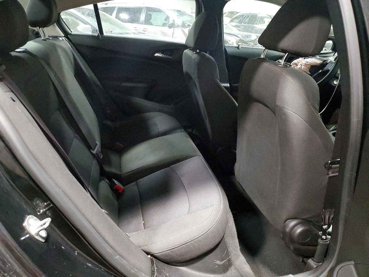 2017 CHEVROLET CRUZE LS photo 10