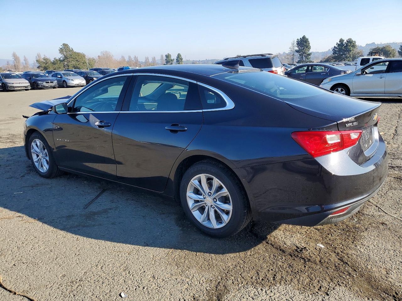 2023 CHEVROLET MALIBU LT photo 2