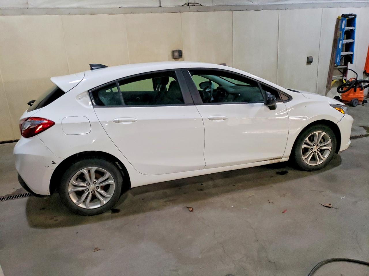 2019 CHEVROLET CRUZE LS photo 3