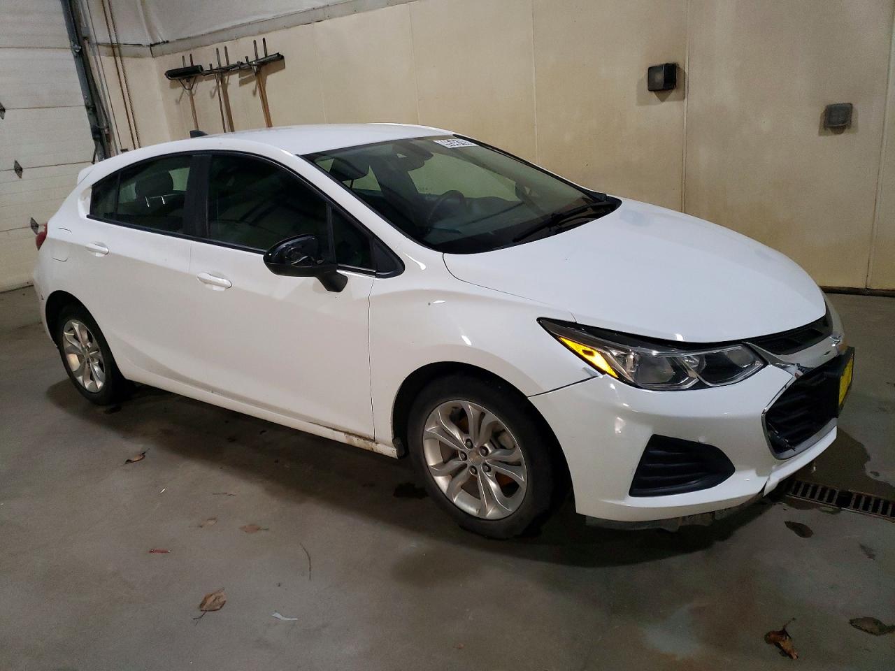 2019 CHEVROLET CRUZE LS photo 4