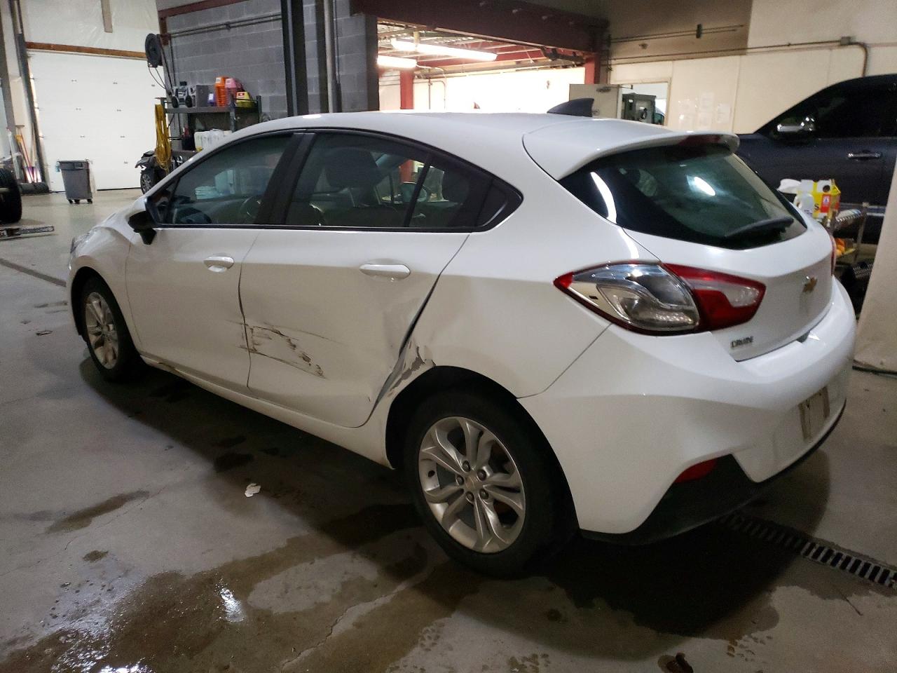 2019 CHEVROLET CRUZE LS photo 2