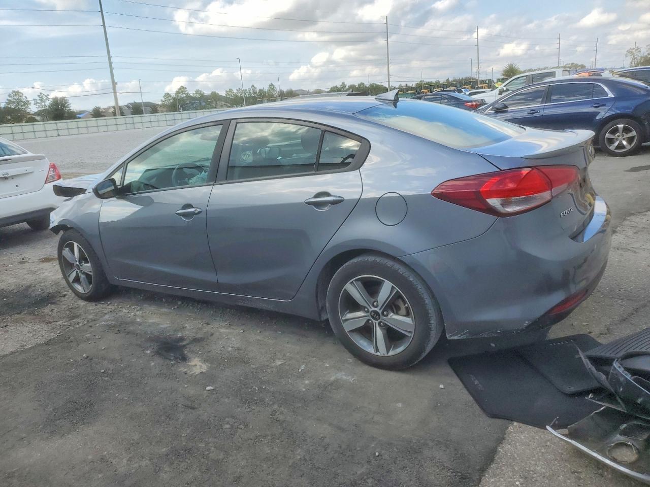 2018 KIA FORTE LX photo 2