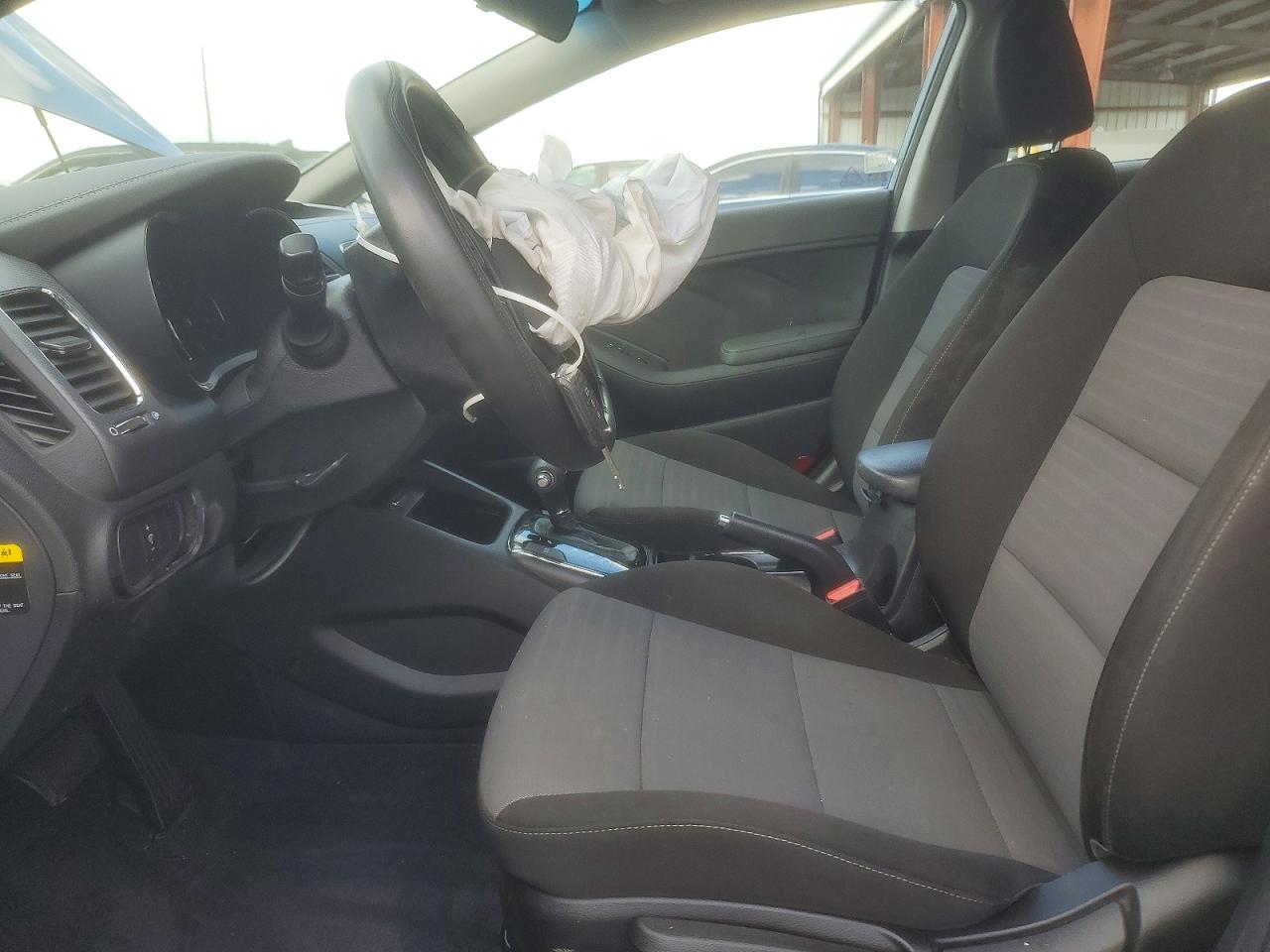 2018 KIA FORTE LX photo 7