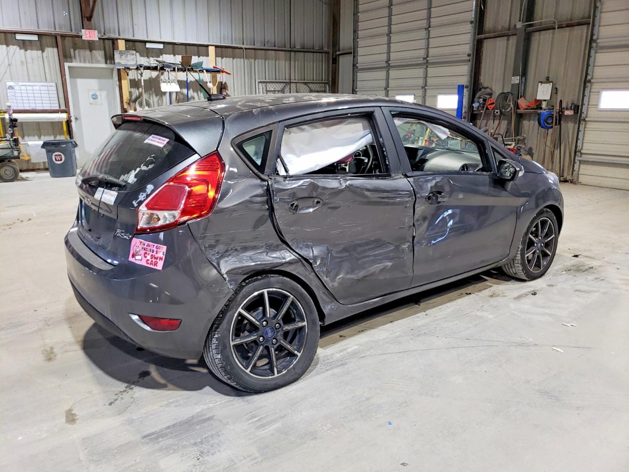 2015 FORD FIESTA SE photo 3