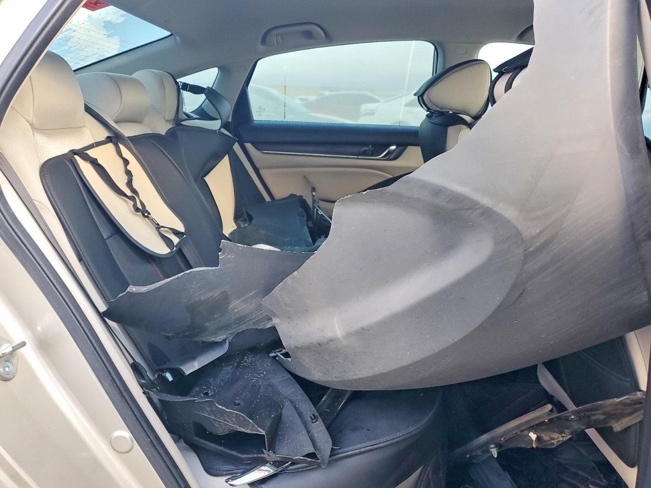 2020 HONDA ACCORD LX photo 10