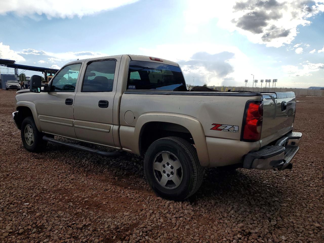 2006 CHEVROLET SILVERADO K1500 photo 2