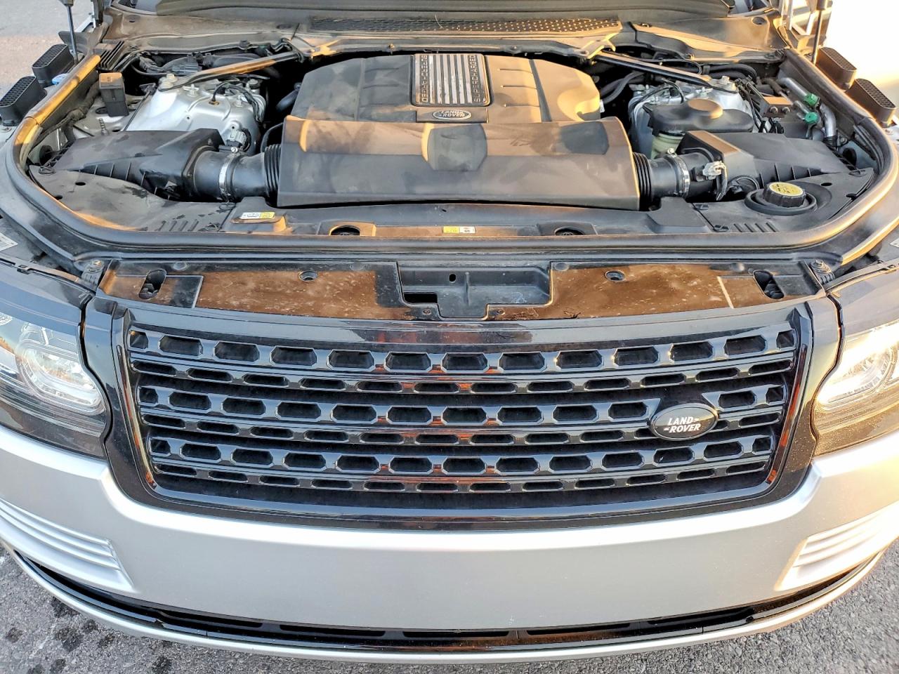 2016 LAND ROVER RANGE ROVER SUPERCHARGED photo 12