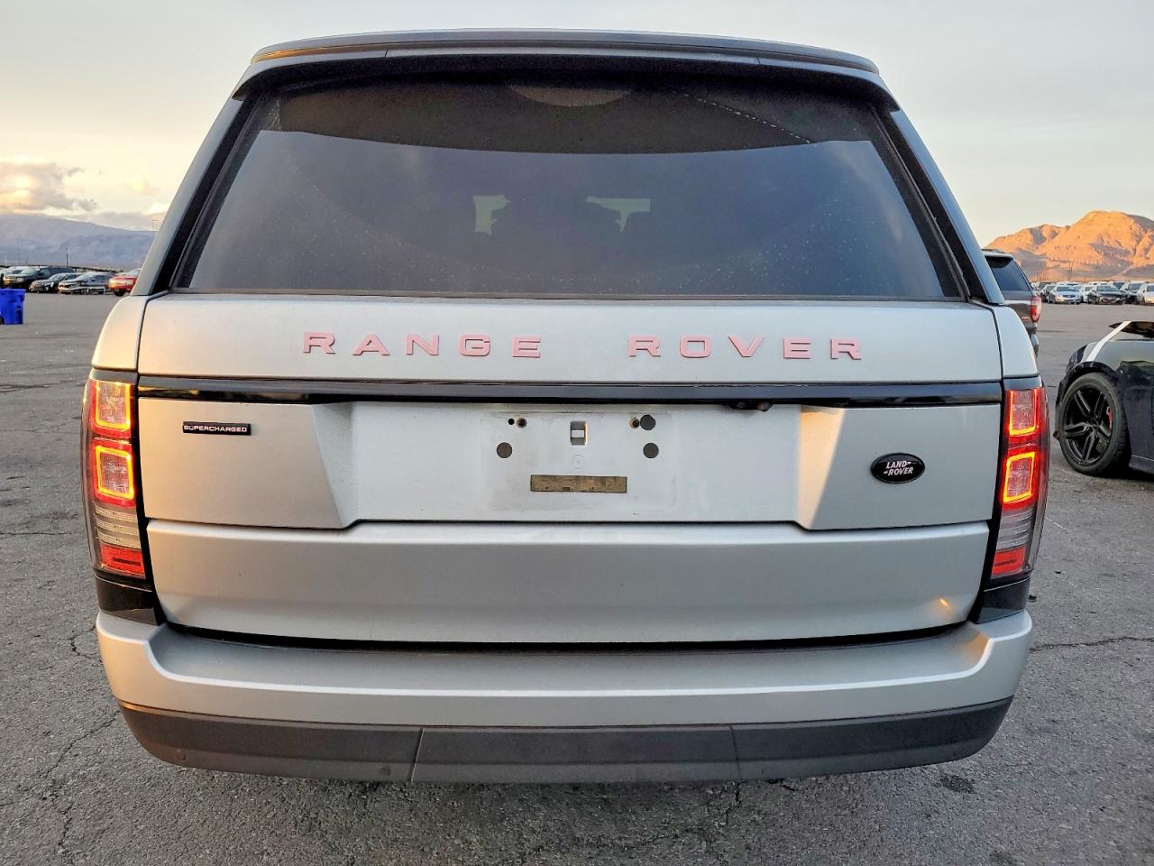 2016 LAND ROVER RANGE ROVER SUPERCHARGED photo 6