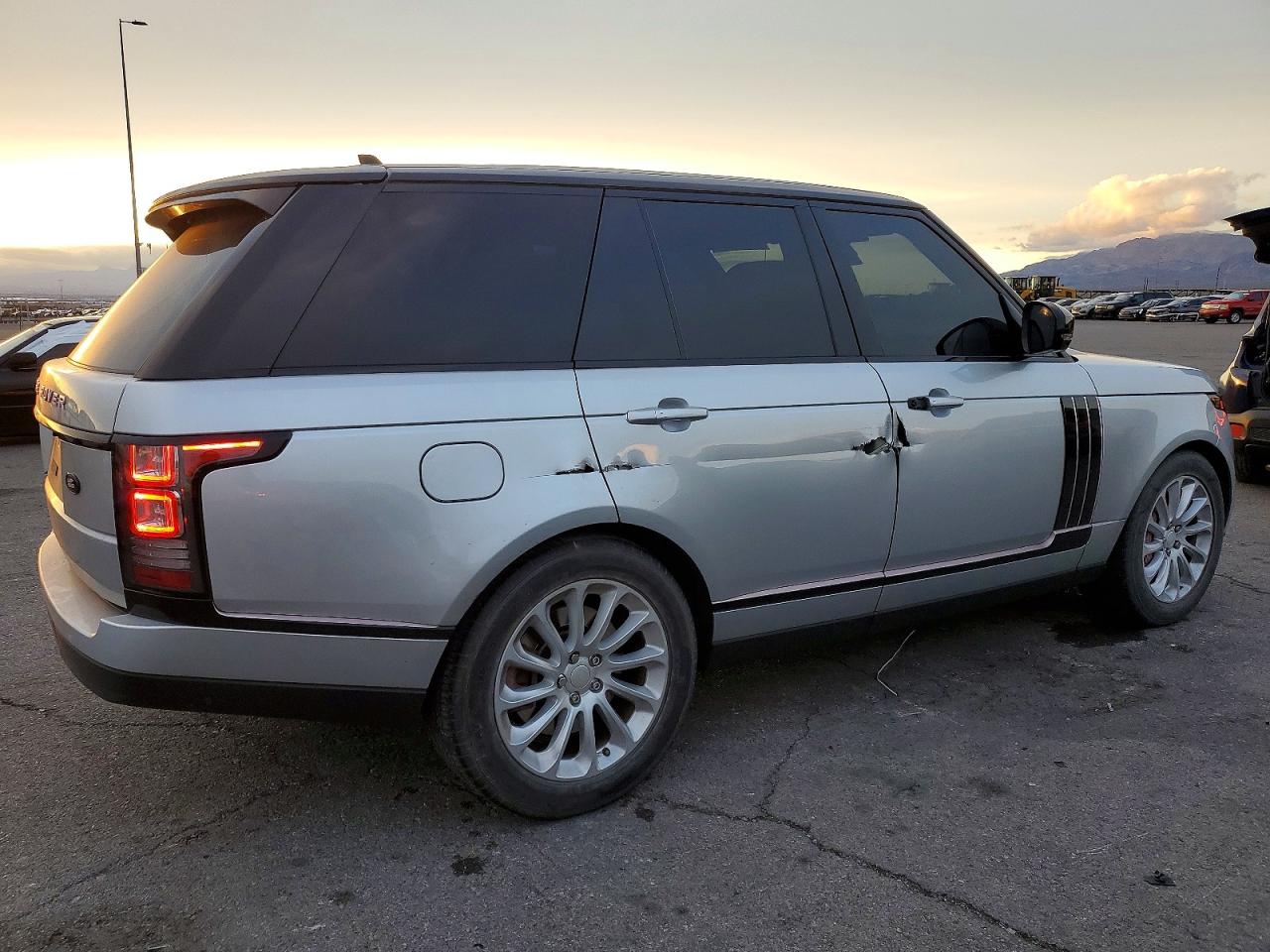 2016 LAND ROVER RANGE ROVER SUPERCHARGED photo 3