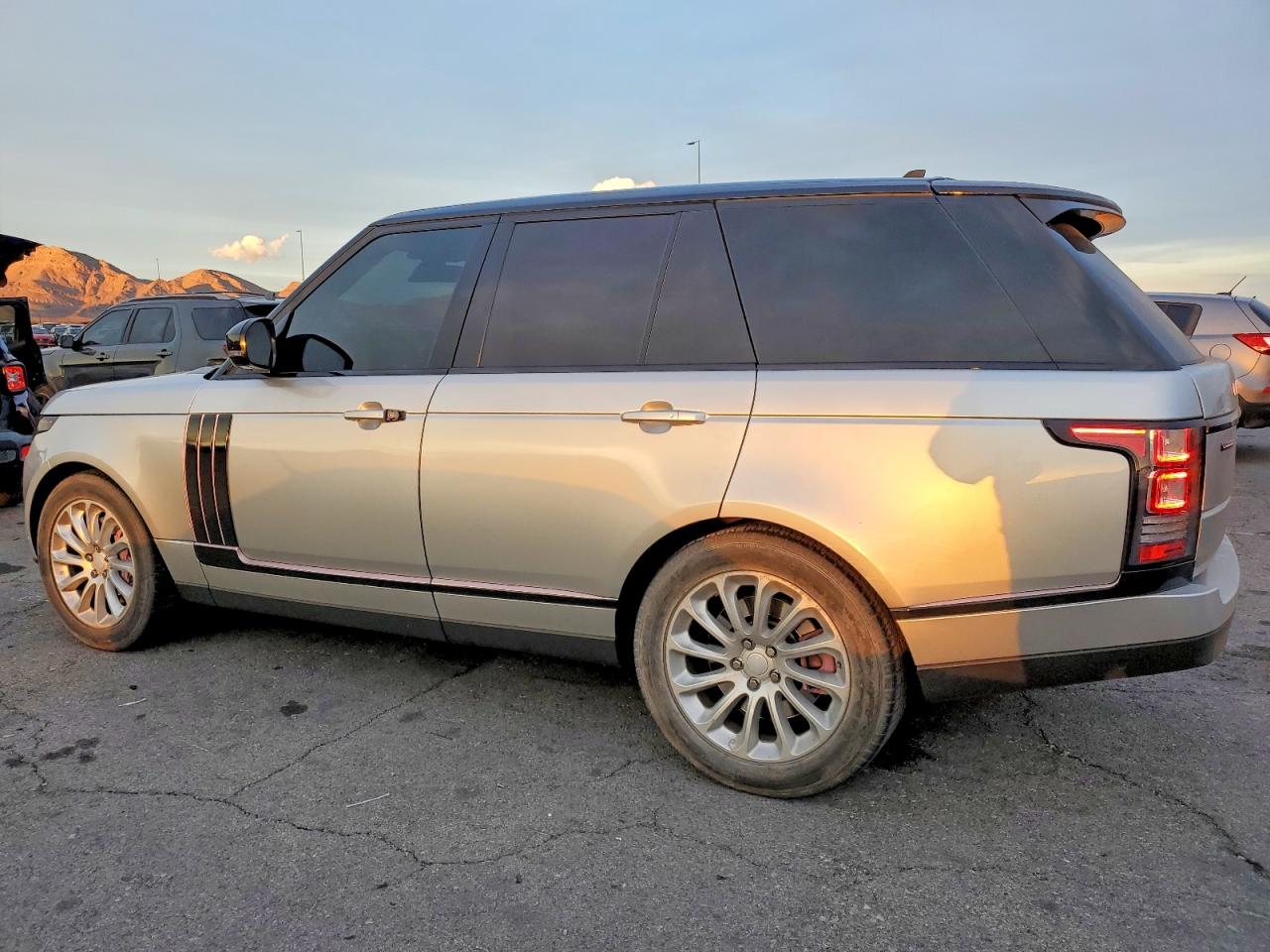 2016 LAND ROVER RANGE ROVER SUPERCHARGED photo 2