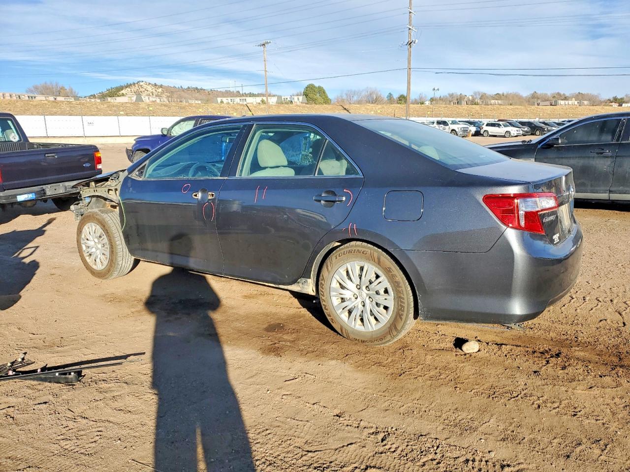 2012 TOYOTA CAMRY BASE photo 3