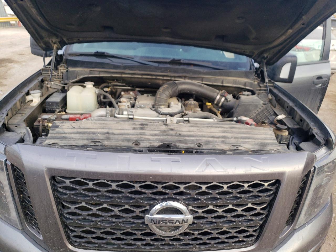 2018 NISSAN TITAN XD SL photo 11