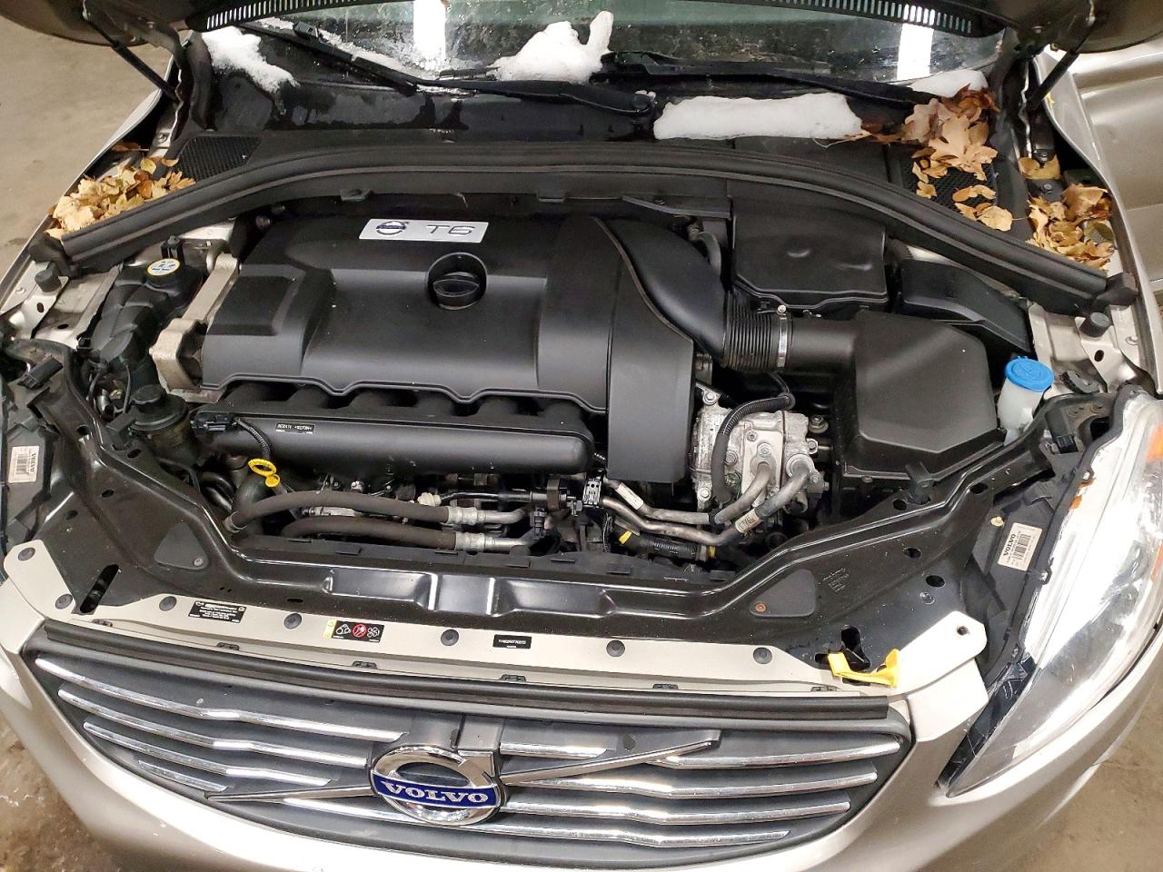 2015 VOLVO XC60 T6 PREMIER photo 12