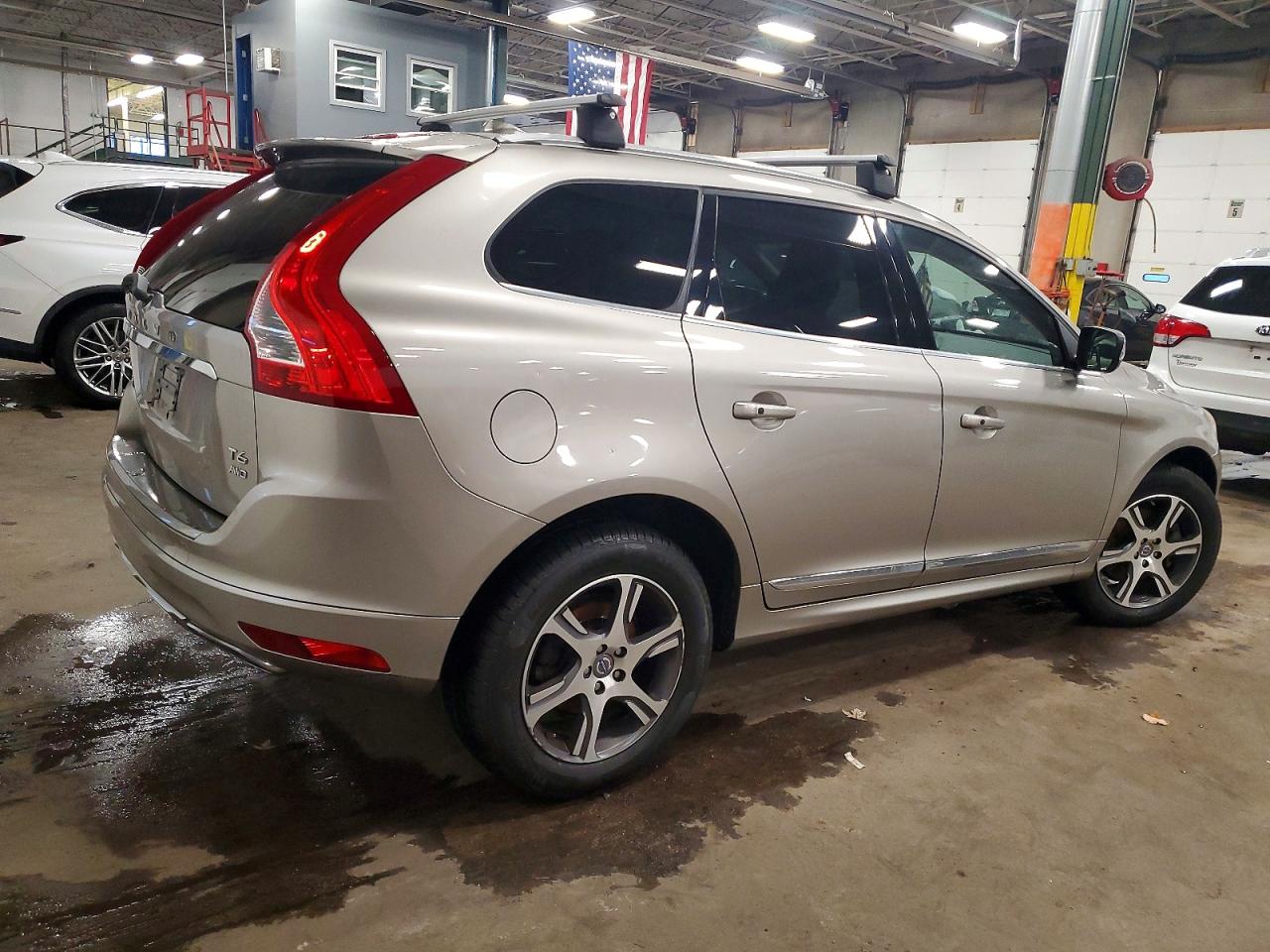 2015 VOLVO XC60 T6 PREMIER photo 3