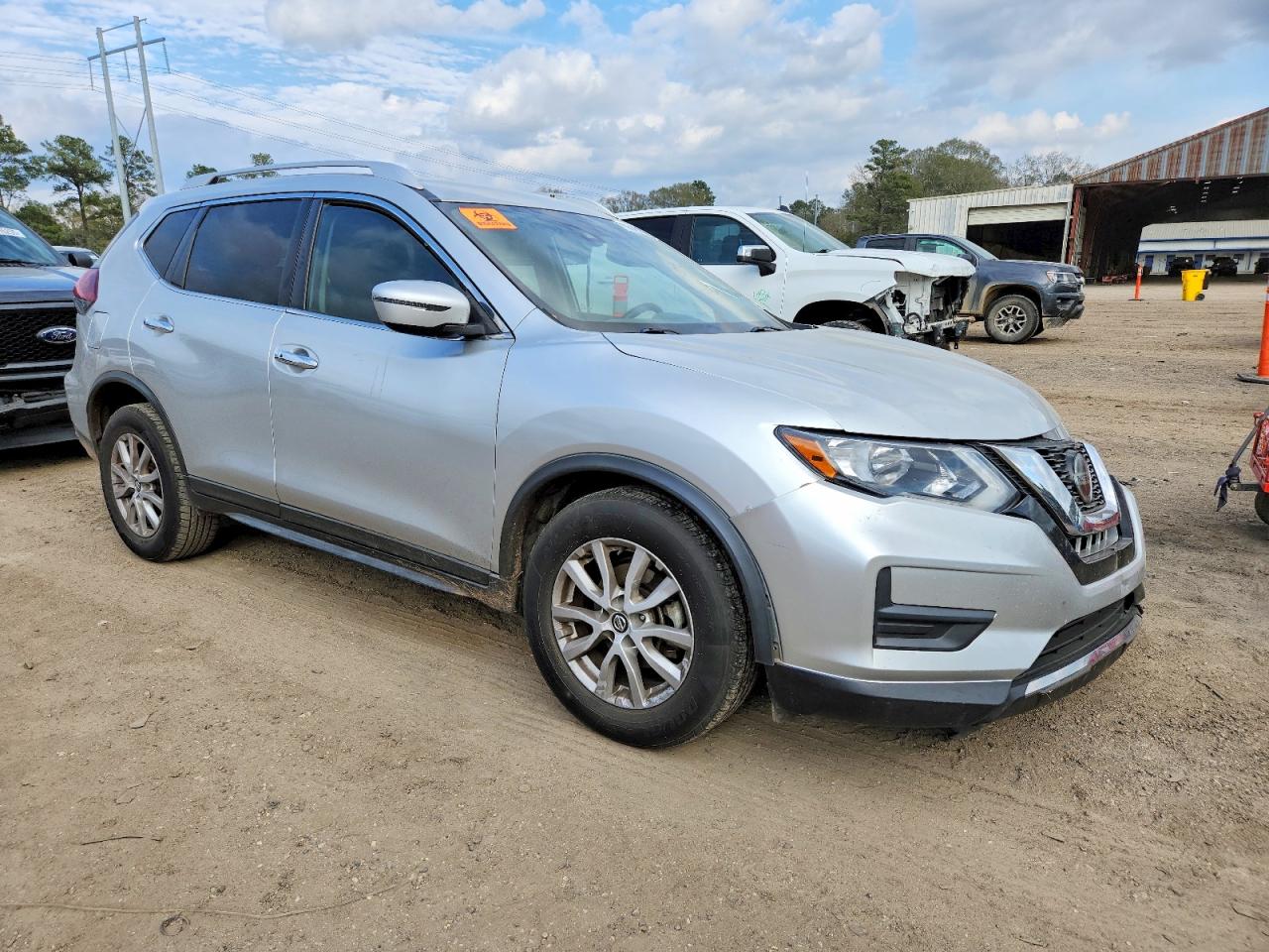 2019 NISSAN ROGUE photo 4