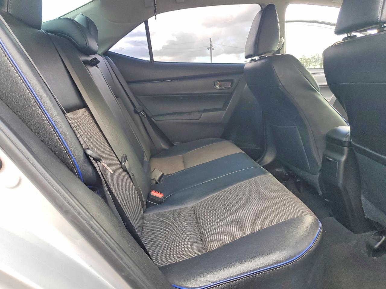 2017 TOYOTA COROLLA L photo 19
