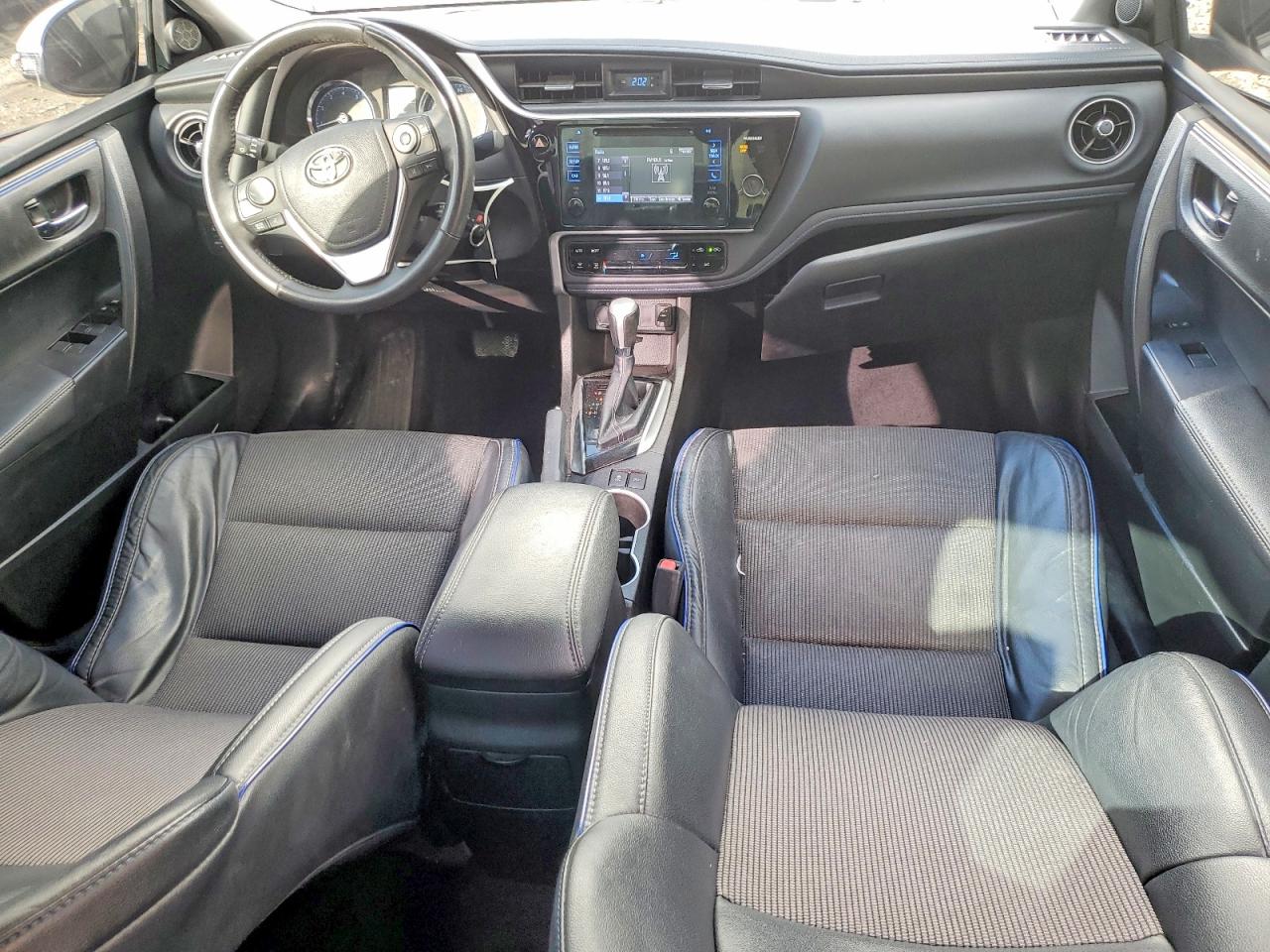 2017 TOYOTA COROLLA L photo 15