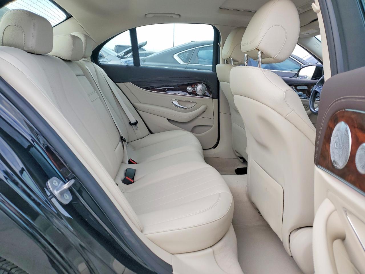 2017 MERCEDES-BENZ E 300 photo 10