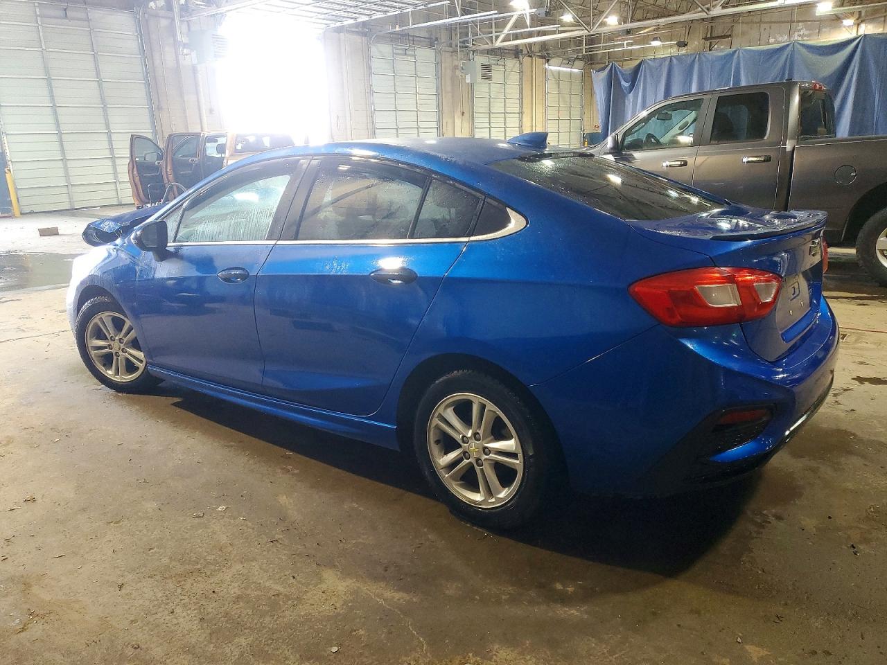 2016 CHEVROLET CRUZE LT photo 2