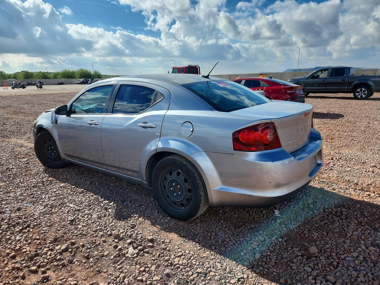 2014 DODGE AVENGER SE photo 2