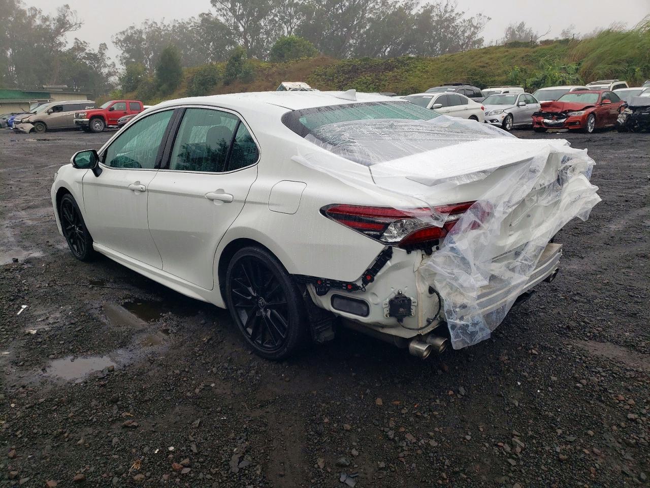 2022 TOYOTA CAMRY XSE photo 2