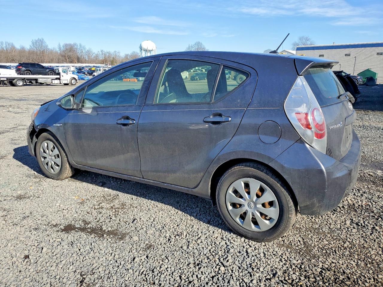 2014 TOYOTA PRIUS C photo 2