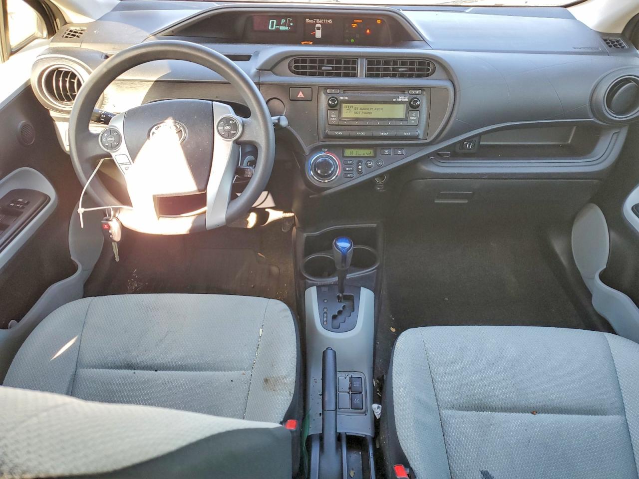 2014 TOYOTA PRIUS C photo 8