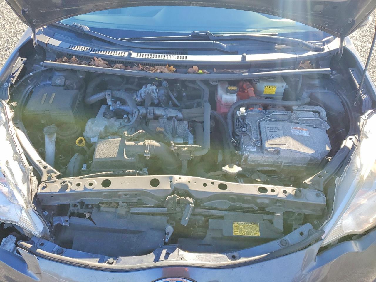 2014 TOYOTA PRIUS C photo 12