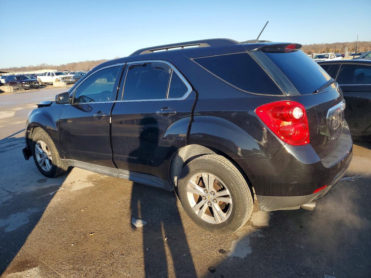 2015 CHEVROLET EQUINOX LT photo 2