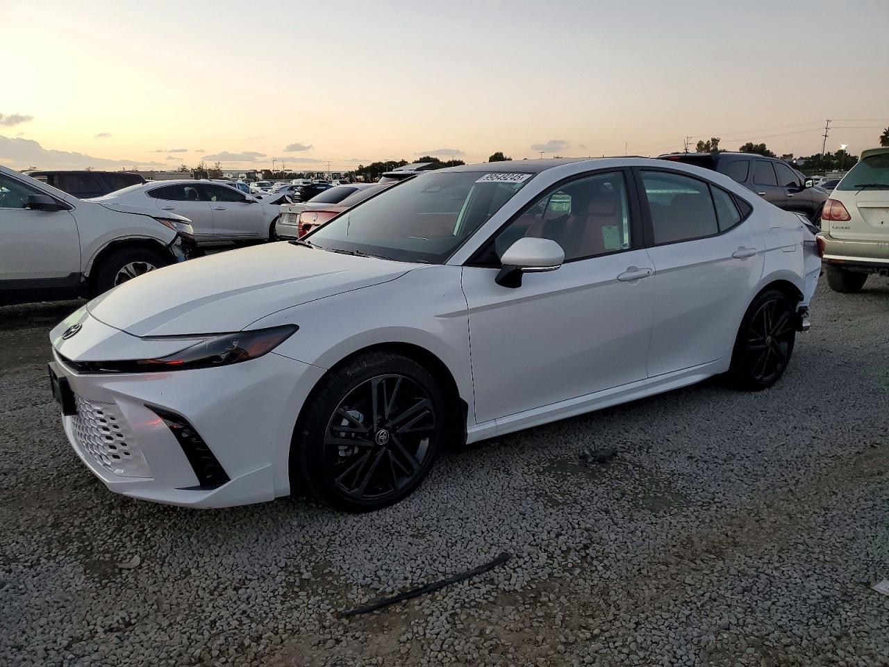 2025 TOYOTA CAMRY
