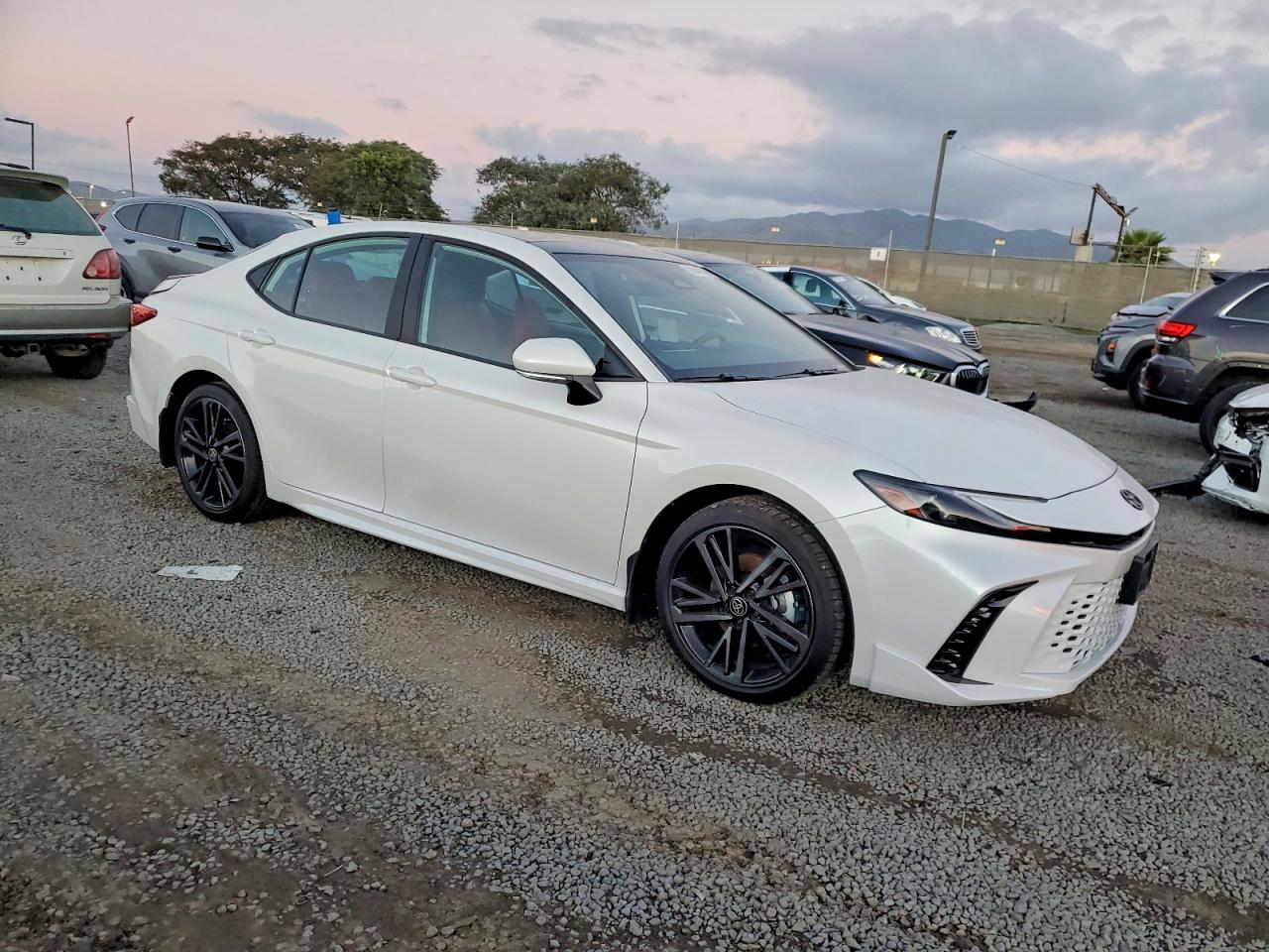 2025 TOYOTA CAMRY XSE photo 4