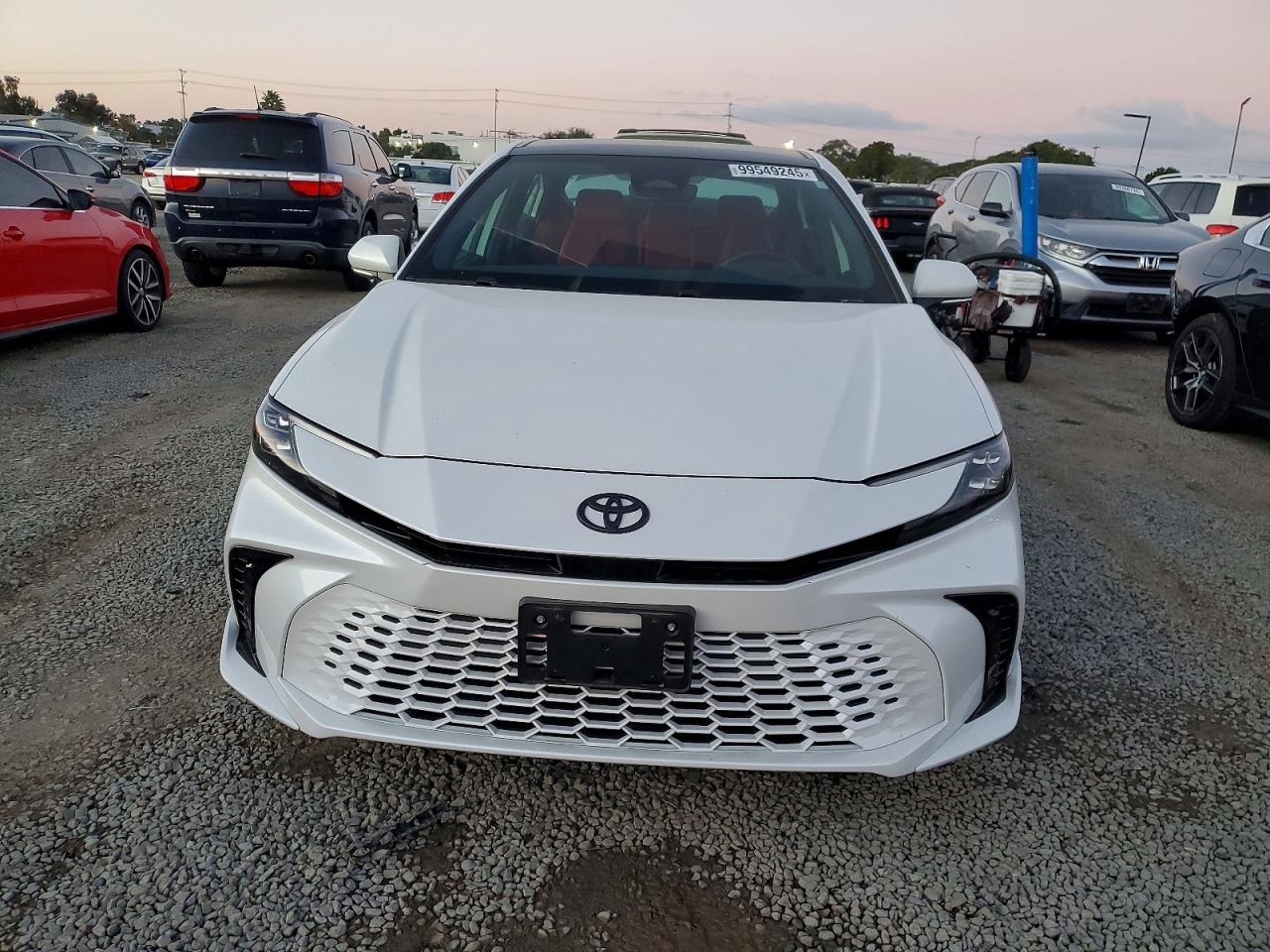 2025 TOYOTA CAMRY XSE photo 5