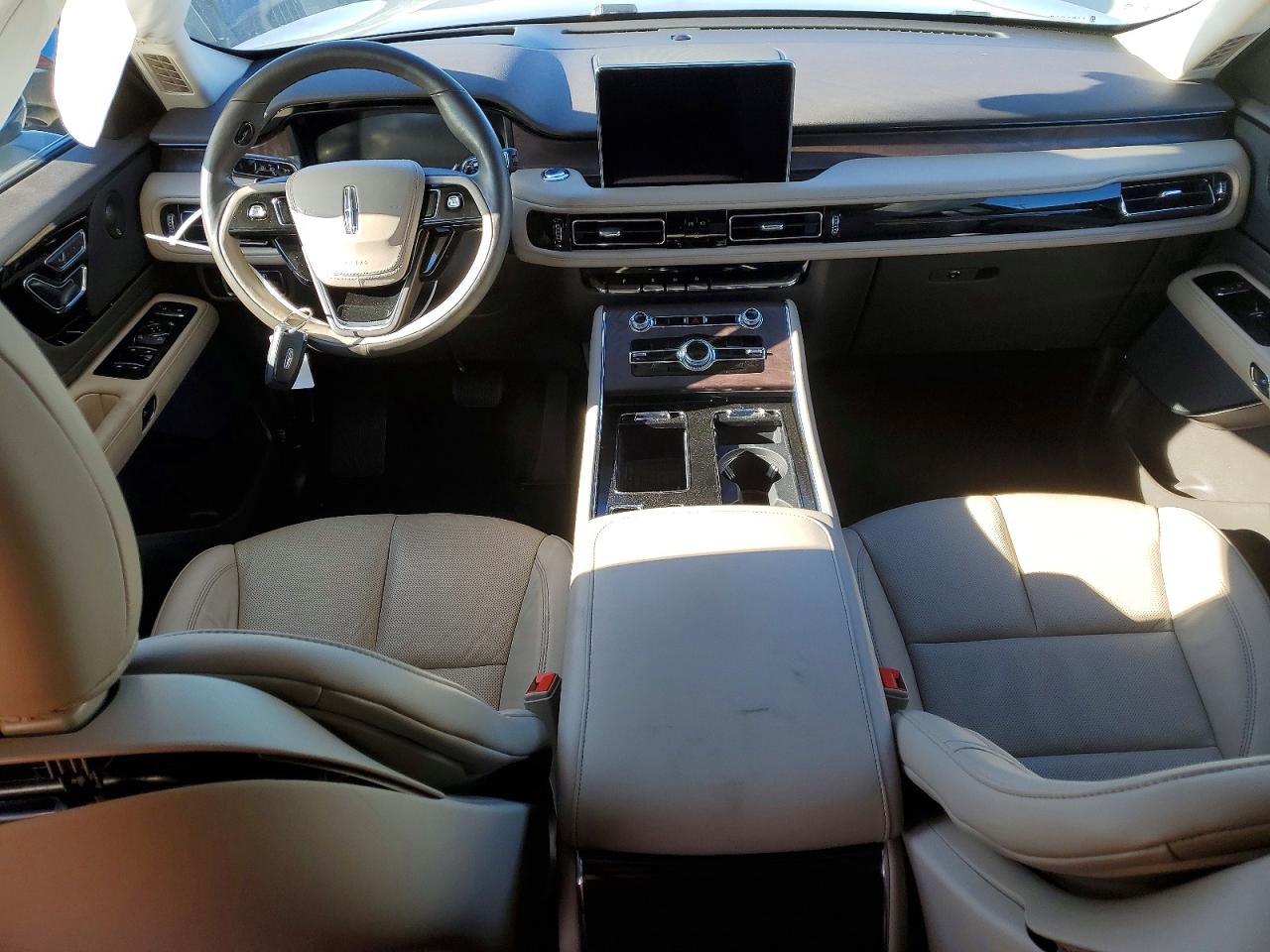 2023 LINCOLN AVIATOR RESERVE photo 8