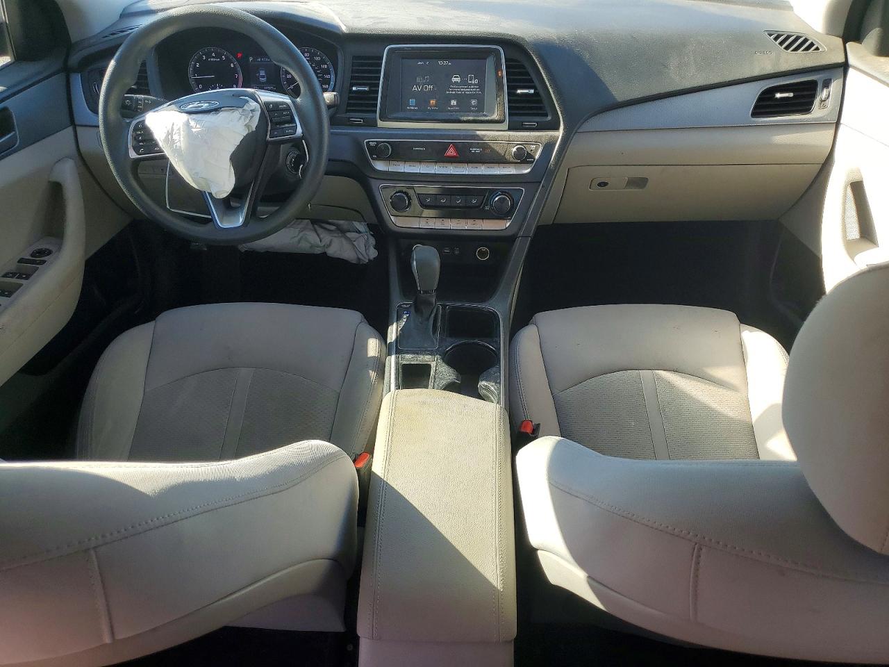 2018 HYUNDAI SONATA SE photo 8