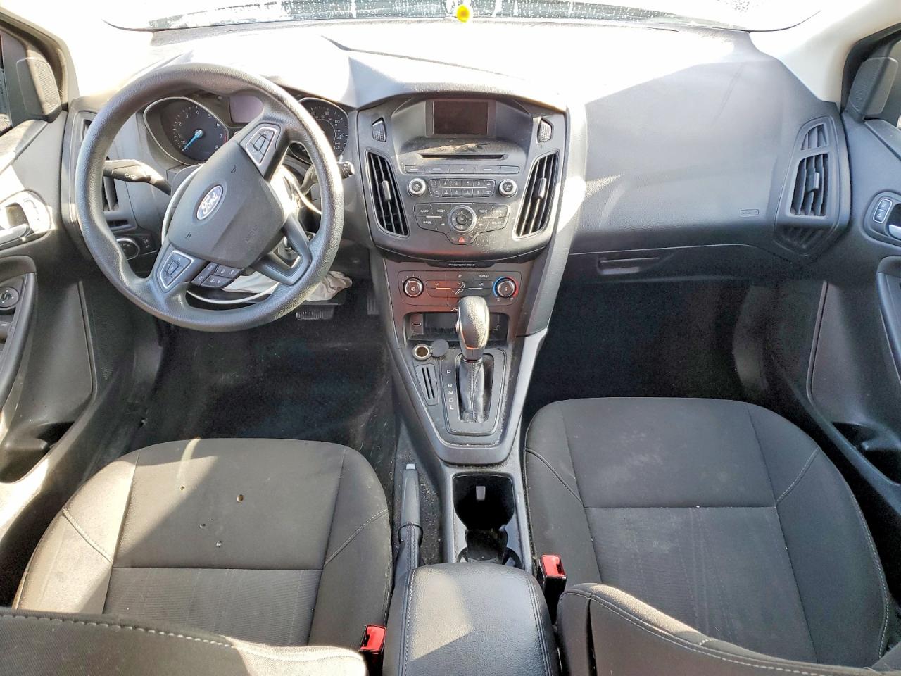 2017 FORD FOCUS SE photo 15