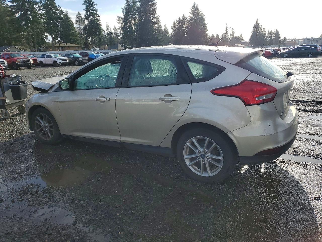 2017 FORD FOCUS SE photo 3