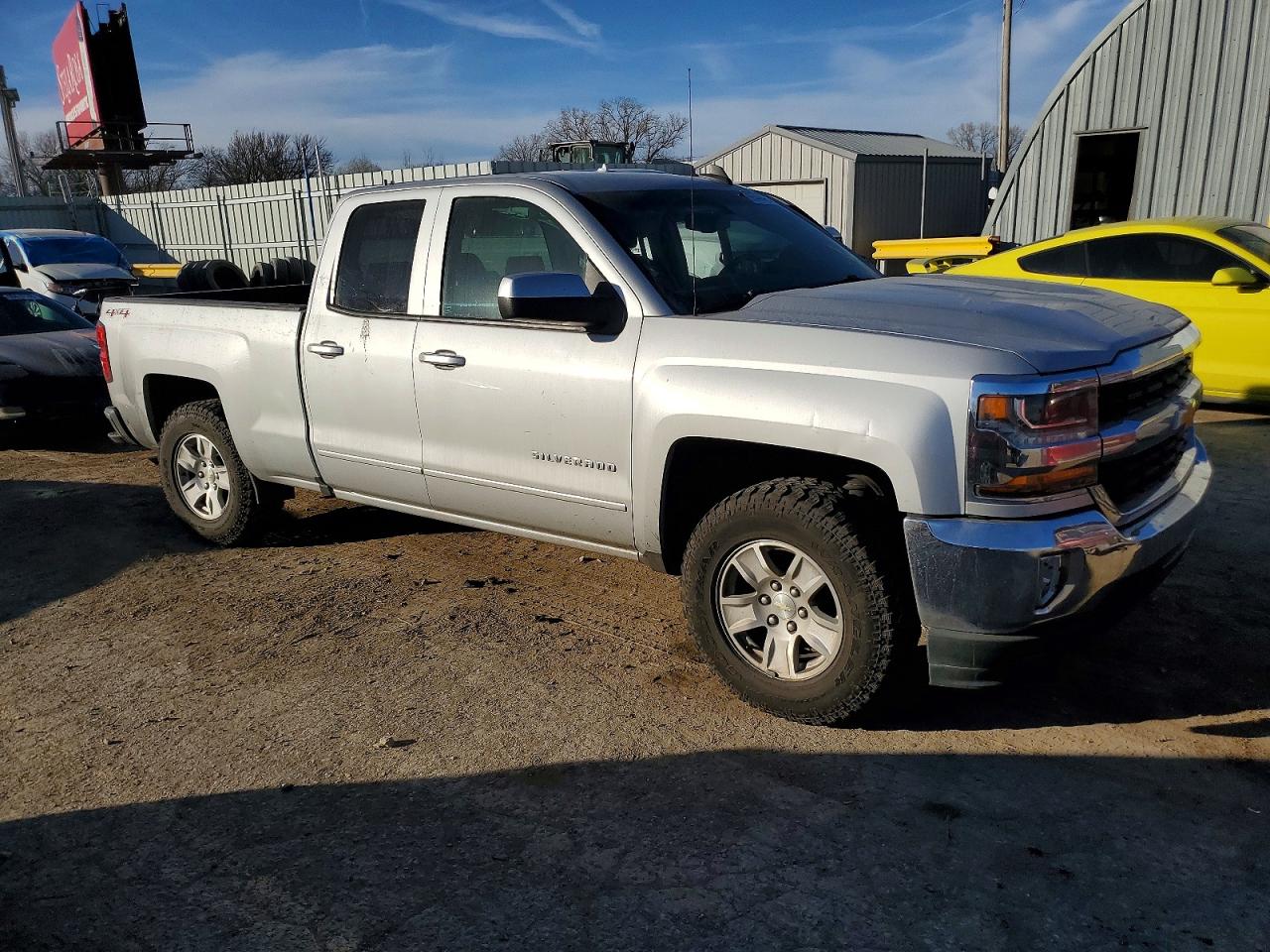 2017 CHEVROLET SILVERADO K1500 LT photo 4