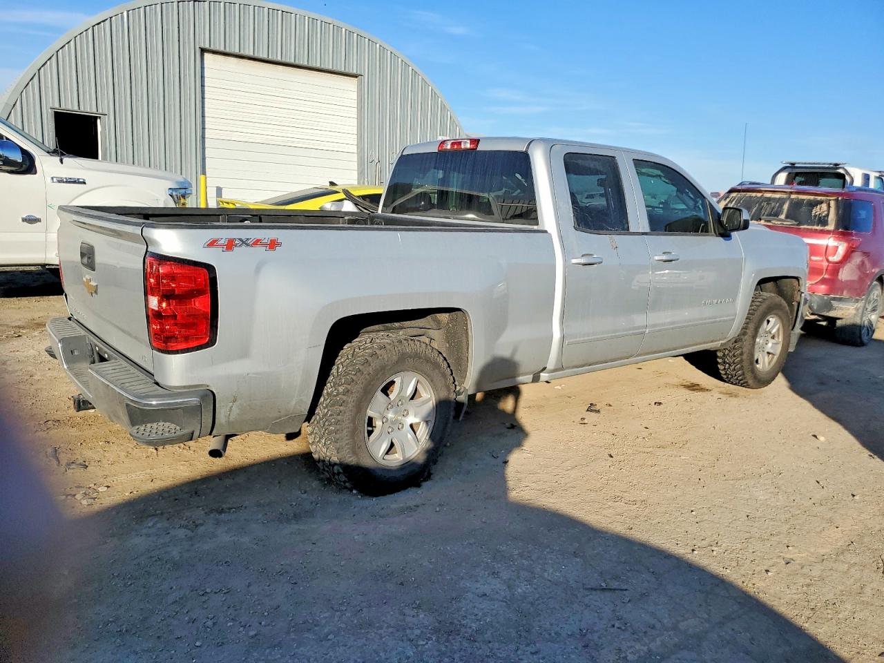 2017 CHEVROLET SILVERADO K1500 LT photo 3