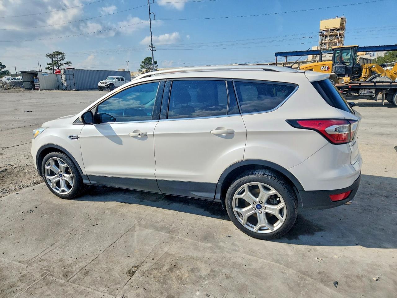 2017 FORD ESCAPE TITANIUM photo 2